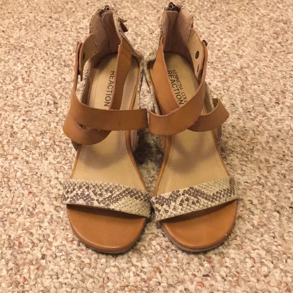 Kenneth Cole Reaction Snake Skin Wood Wedges